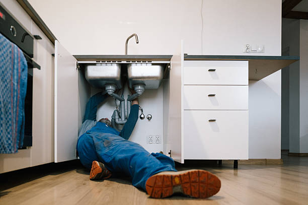 Professional Leak Detection technician working in Estherville, IA